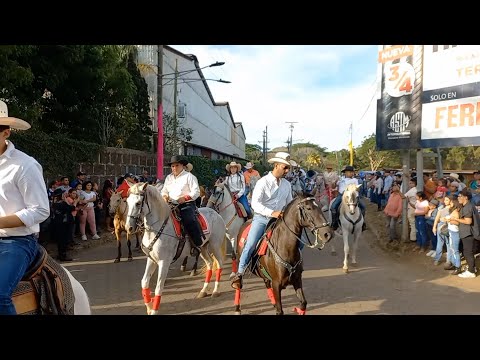 Colorido y tradición en la celebración de la Santa Cruz en Carazo