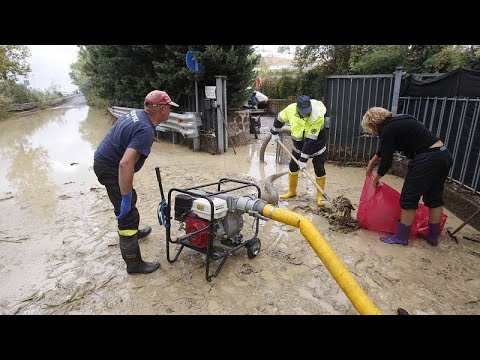 Las intensas lluvias provocan graves inundaciones en la costa occidental de Calabria