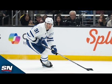 Maple Leafs’ Tavares Turns Loose Puck Into Top-Shelf Snipe
