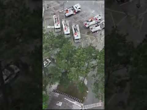 Drone flagra veículos da Enel parados em pátios durante apagão em SP #shorts