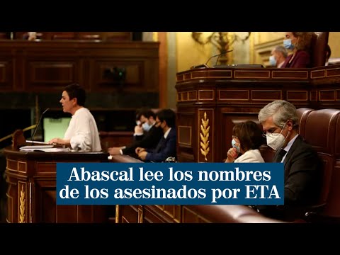Santiago Abascal responde a Bildu leyendo los nombres de los más de 800 asesinados por ETA