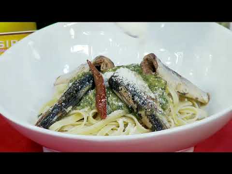 El plato familiar: Fetuccini al pesto con sardina en aceite