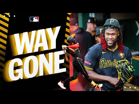 Oneil Cruz BLASTS one into the stands!