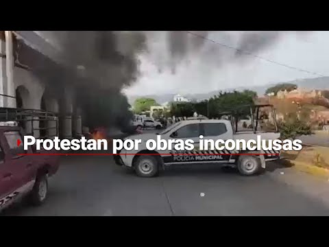 Prenden fuego en presidencia municipal de Chiapa de Corzo en protesta por obras inconclusas