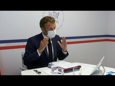Macron : La crise sanitaire n'est pas derrière nous | AFP Extrait