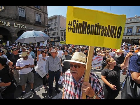 México: Miles de ciudadanos protestaron contra el presidente López Obrador