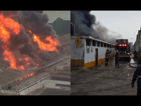El Agustino: Se registra voraz incendio en fábrica