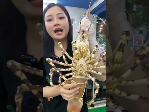 สาวเวียดนามขายกุ้งกุ้งตัวใหญ่