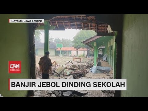 Banjir Jebol Dinding Sekolah