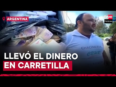 Argentina: hombre fue a pagar la factura de la luz con billetes en una carretilla