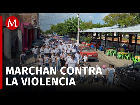 Marchan en Buenavista, Michoacán por la paz tras asesinato de empresario limonero