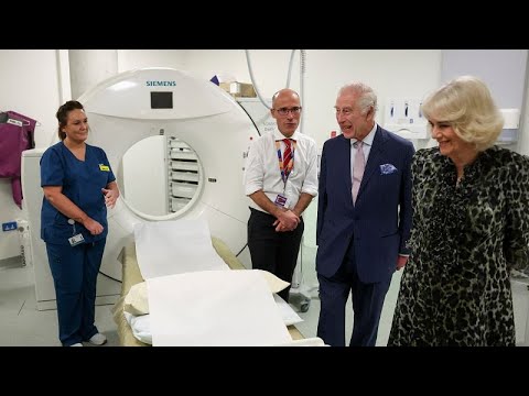 El rey Carlos III reanuda su actividad pública con la visita a un centro oncológico