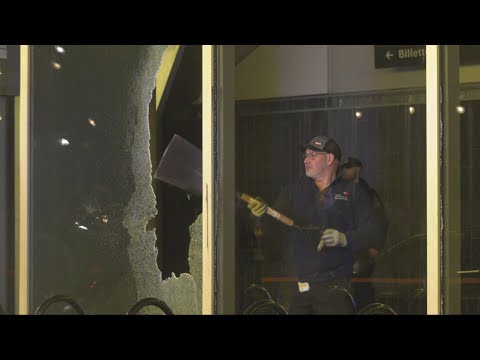 Windows smashed during anti-NATO protest in Montreal