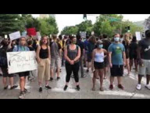 Demo against St. Louis couple who pulled gun