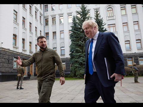 En direct : Boris Johnson promet à l'Ukraine des blindés et des missiles antinavires • FRANCE 24