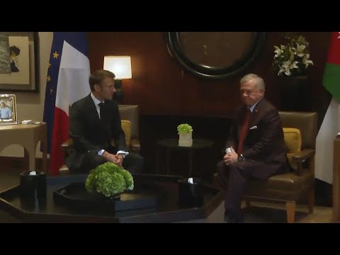 French President Emmanuel Macron meets with Jordan's King in Amman