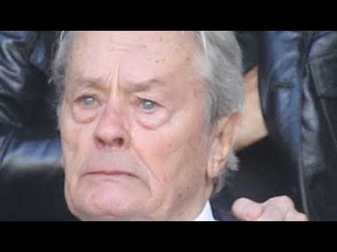 Alain Delon ne tient plus qu’à un fil, ses enfants se rassemblent à son chevet