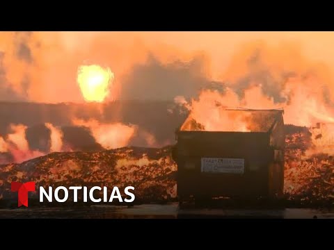 EN VIVO: Bomberos responden a un incendio en una planta de reciclaje en California