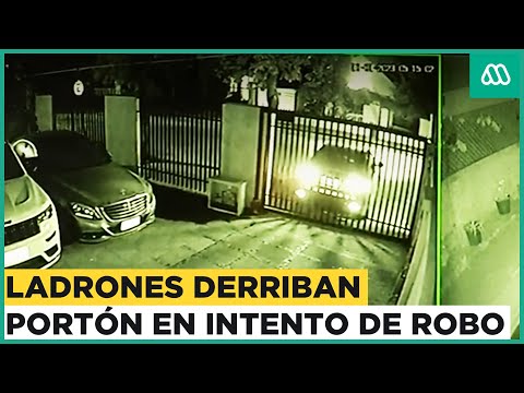 Delincuentes derriban portón en robo frustrado en casa de La Cisterna