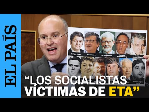 PRESOS DE ETA | Tellado muestra a Montero en el Congreso la foto de 11 socialistas víctimas de ETA