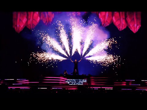 Tomorrowland presents Dimitri Vegas & Like Mike - Garden of Madness Megamix