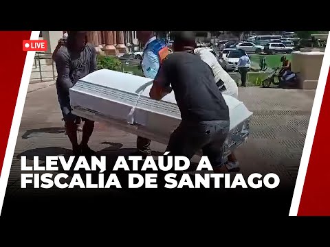 Llevan ataúd a fiscalía de Santiago | Noticias De Último Minuto