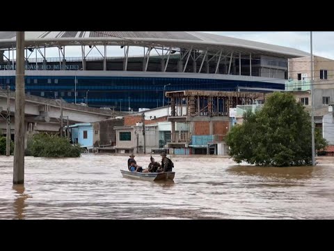 Muertes por lluvias en Brasil suben a 100, autoridades piden no volver a zonas de riesgo | AFP