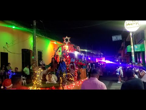 Familias rivenses disfrutan con alegría del carnaval navideño