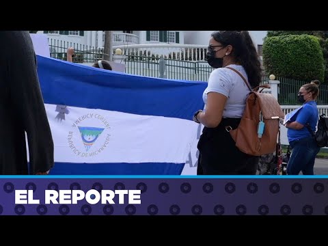 Nicaragüenses protestan contra el  BCIE  por financiar a la dictadura