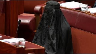 نائبة استرالية متطرفة تغضب المسلمين في البرلمان فكان رد وزير العدل عليها قوي