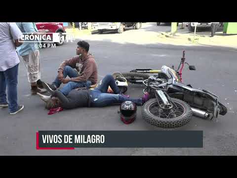 Motociclista y acompañante lesionados por irrespetar señal de alto en Managua - Nicaragua