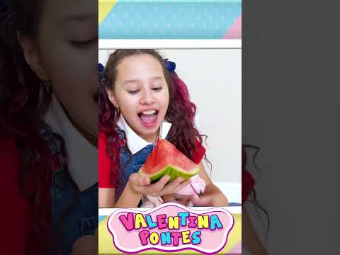 Neném APRENDENDO a comer frutas e verduras com Valentina Pontes