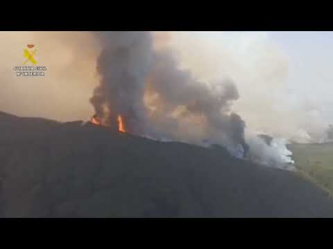 Un incendio en la isla española de Tenerife avanza sin control