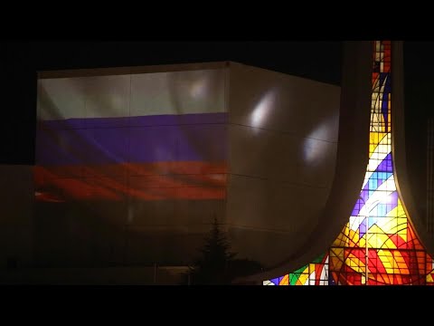 Syrie: l’Opéra de Damas illuminé aux couleurs du drapeau russe | AFP Images