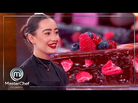 ¿Estará rica la primera tarta de Marina? | MasterChef Celebrity 9