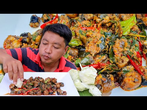 ผัดเผ็ดปลาไหล-หอมๆพริกแกงและเค ผัดเผ็ดปลาไหล-หอมๆพริกแกงและเค