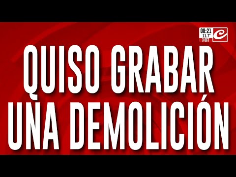 Tremendo video: quiso grabar una demolición y murió por el impacto de un cascote