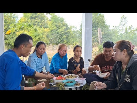 แกงหน่อไม้สดๆใส่อี่ปูนากินตอนเ