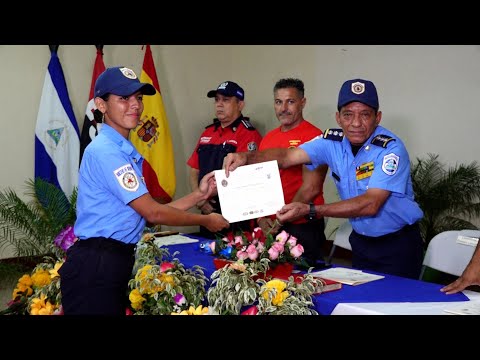 Bomberos finalizan curso de rescate de personas en accidentes de tránsito