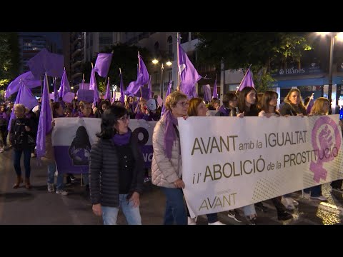 La marcha del 25N en Valencia llama a la unidad y reclama soluciones al problema