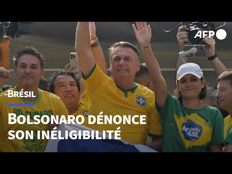 Brésil: devant des milliers de partisans, Bolsonaro dénonce son inéligibilité | AFP
