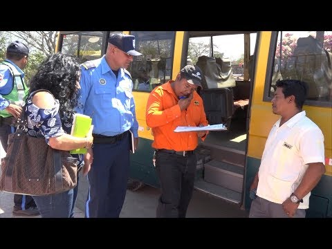 Policía inspecciona el transporte escolar en Ocotal, Nueva Segovia