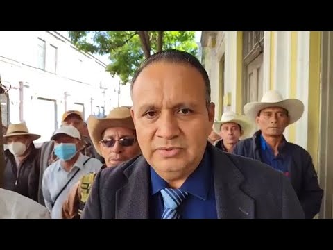 URGENTE MILITARES VETERANOS LLEGAN AL CONGRESO DE GUATEMALA EXIGEN INGRESAR