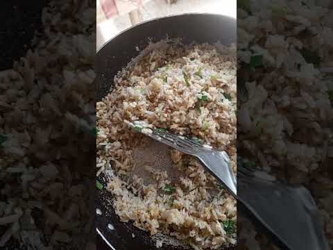 ข้าวผัดแบบบ้านๆกินง่ายต่างจังห