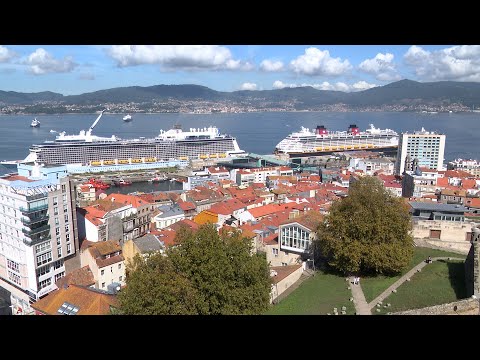 Música y gastronomía reciben a los 15.000 cruceristas de la primera escala quíntuple en Vigo