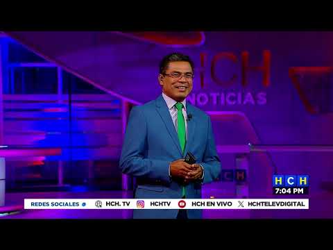 Fernando Berrios deleita a las televidentes con una pasarela