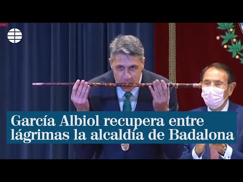 García Albiol recupera entre lágrimas la alcaldía de Badalona