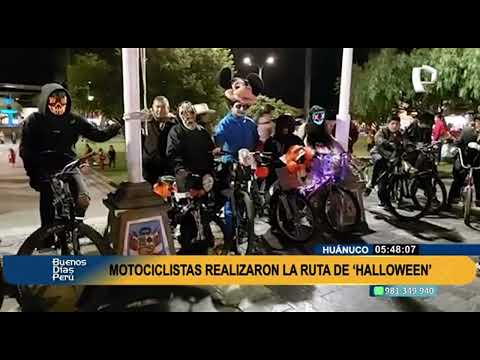 Arequipa: Policía Montada se disfrazó y dieron dulces a la población