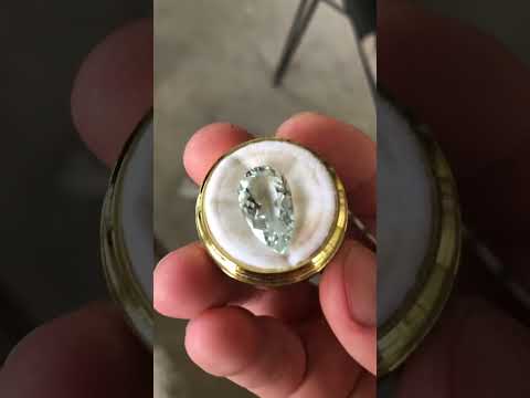 Đá quý Topaz xanh tự nhiên “Không Xử Lý” khai thác tại Lâm Đồng 8.4ct #topaz #gem #gemstone #daquy