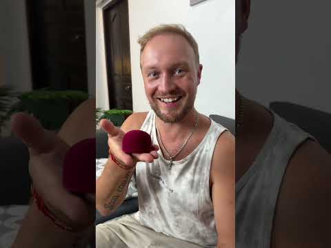 He offered me to eat potatoes with sauce